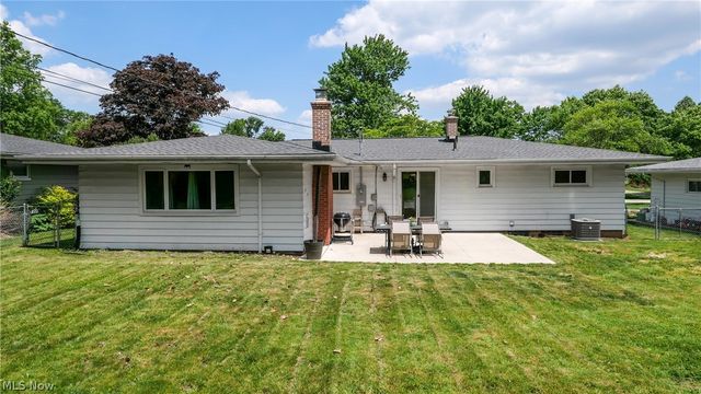 718 Starlight Drive, Seven Hills, OH 44131