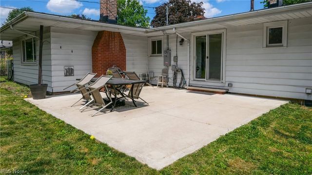 718 Starlight Drive, Seven Hills, OH 44131