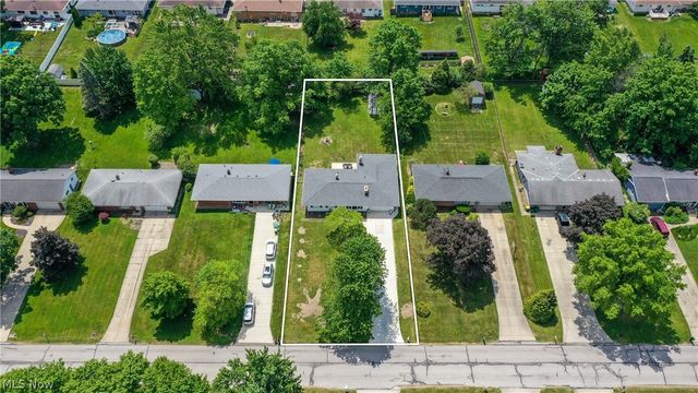 718 Starlight Drive, Seven Hills, OH 44131