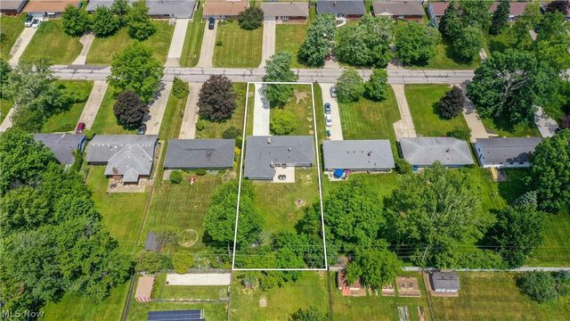 718 Starlight Drive, Seven Hills, OH 44131