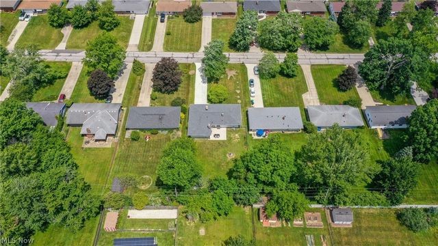 718 Starlight Drive, Seven Hills, OH 44131