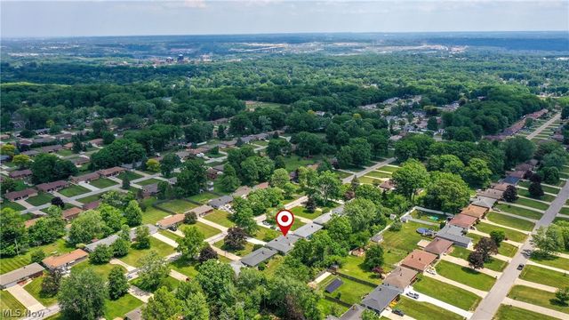 718 Starlight Drive, Seven Hills, OH 44131