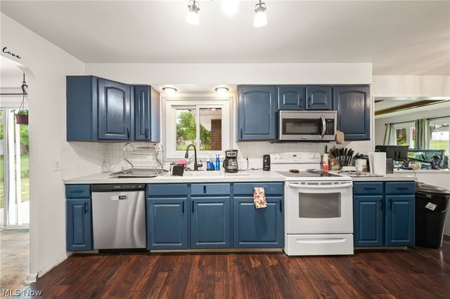 718 Starlight Drive, Seven Hills, OH 44131