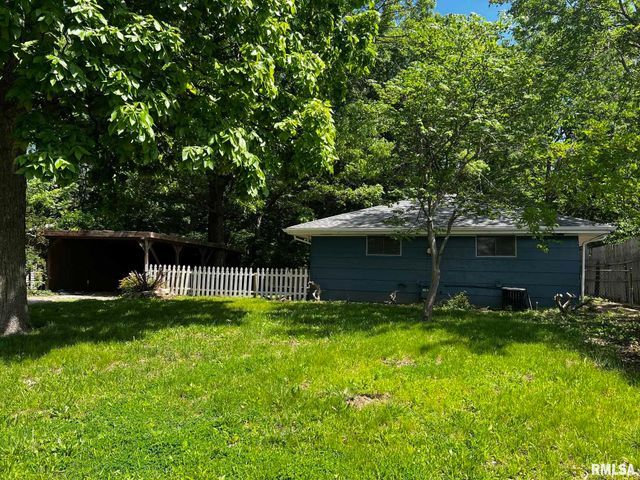 2433 W HUNTINGTON Drive, Peoria, IL 61614