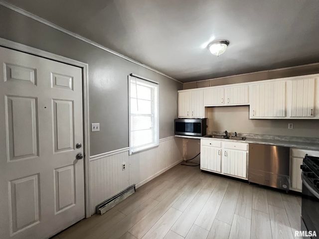 2433 W HUNTINGTON Drive, Peoria, IL 61614