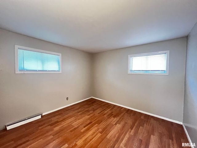 2433 W HUNTINGTON Drive, Peoria, IL 61614