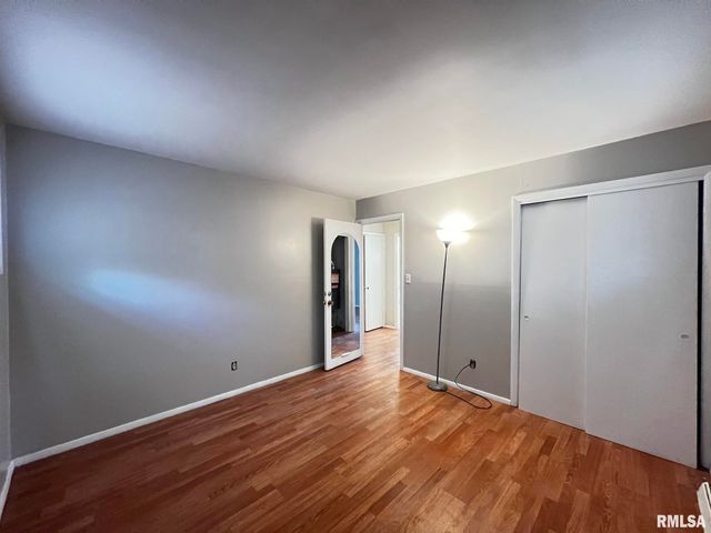 2433 W HUNTINGTON Drive, Peoria, IL 61614