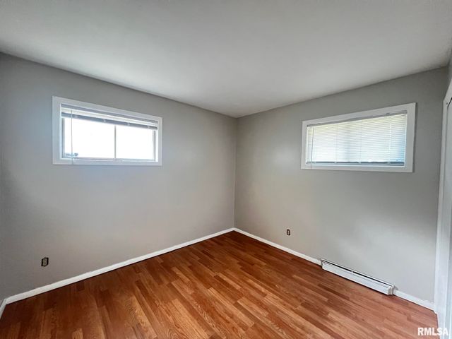 2433 W HUNTINGTON Drive, Peoria, IL 61614