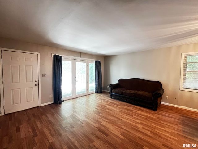 2433 W HUNTINGTON Drive, Peoria, IL 61614