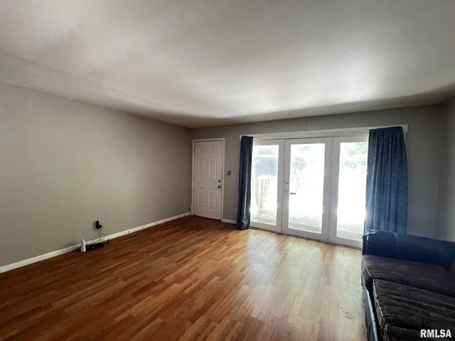 2433 W HUNTINGTON Drive, Peoria, IL 61614