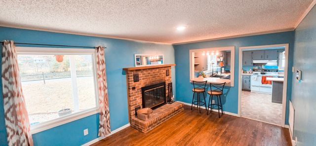 936 Ridge Rd, Quebeck, TN 38579