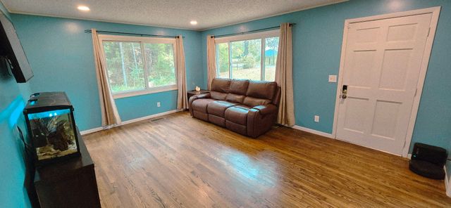 936 Ridge Rd, Quebeck, TN 38579