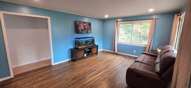 936 Ridge Rd, Quebeck, TN 38579