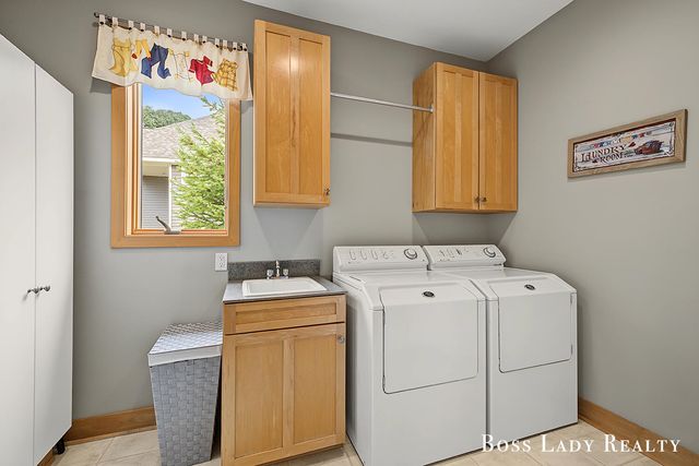 2213 N Bristol Street, Holland, MI 49424