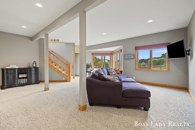 2213 N Bristol Street, Holland, MI 49424
