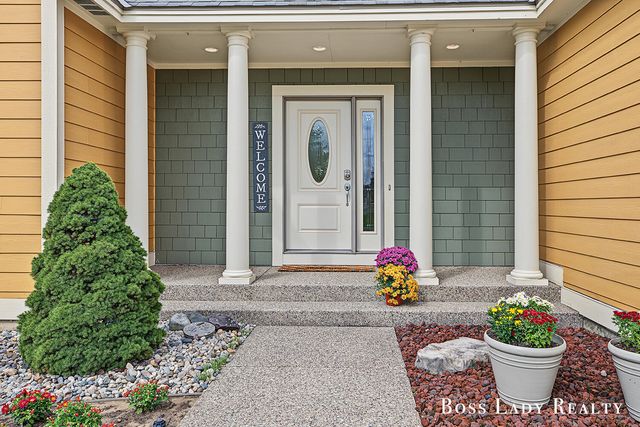 2213 N Bristol Street, Holland, MI 49424