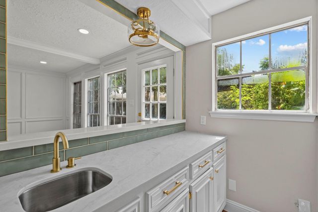 16318 Heatherdale Drive, Houston, TX 77059