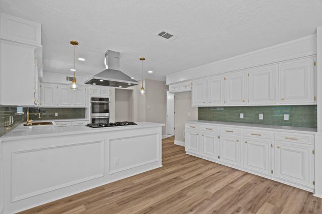 16318 Heatherdale Drive, Houston, TX 77059