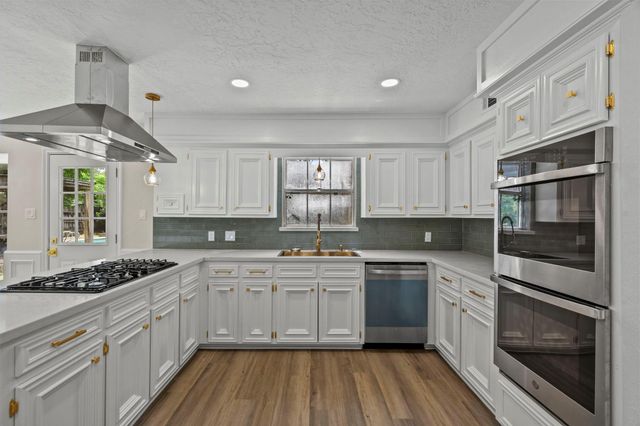 16318 Heatherdale Drive, Houston, TX 77059