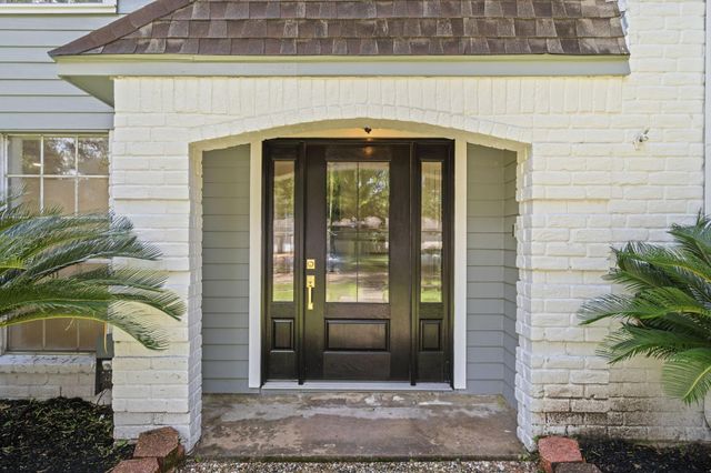 16318 Heatherdale Drive, Houston, TX 77059