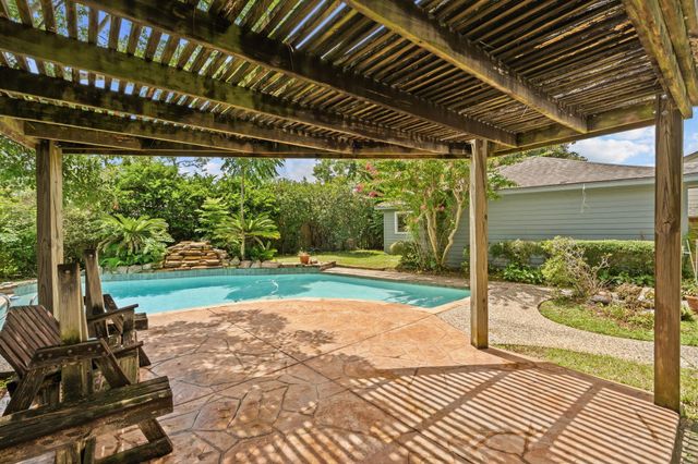 16318 Heatherdale Drive, Houston, TX 77059
