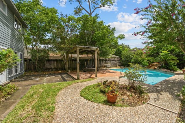 16318 Heatherdale Drive, Houston, TX 77059