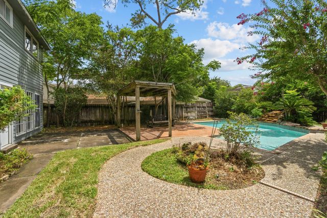 16318 Heatherdale Drive, Houston, TX 77059