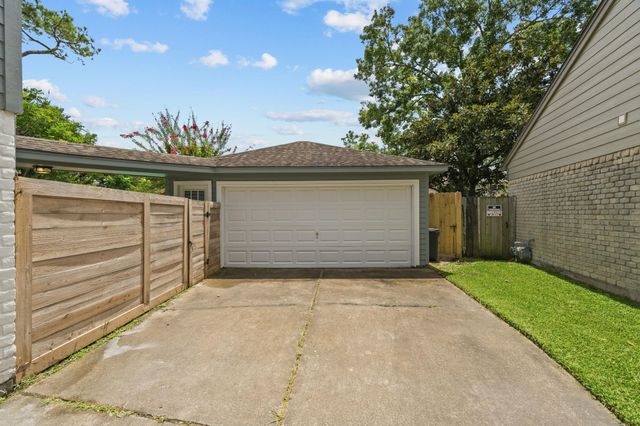 16318 Heatherdale Drive, Houston, TX 77059