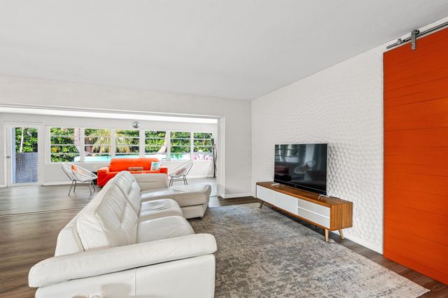 113 Park Lane E, Hypoluxo, FL 33462