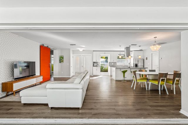 113 Park Lane E, Hypoluxo, FL 33462