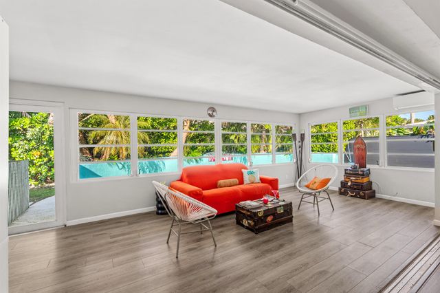 113 Park Lane E, Hypoluxo, FL 33462