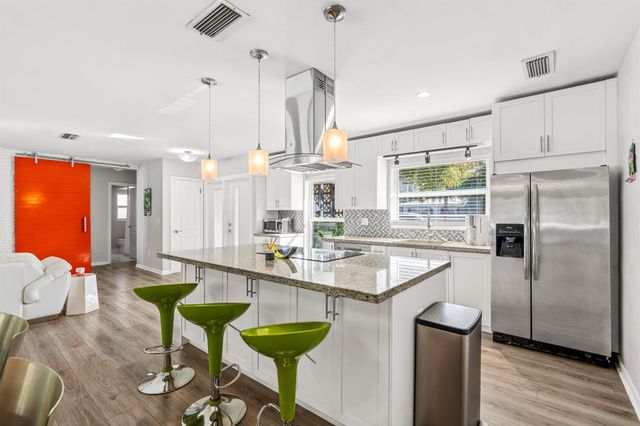 113 Park Lane E, Hypoluxo, FL 33462