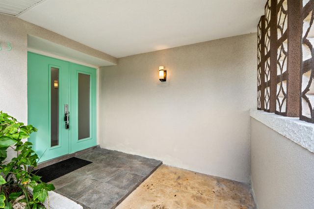 113 Park Lane E, Hypoluxo, FL 33462