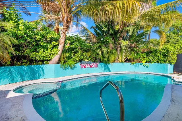 113 Park Lane E, Hypoluxo, FL 33462