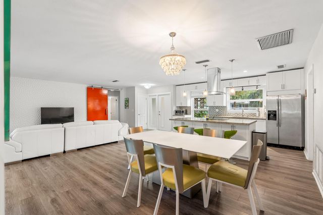 113 Park Lane E, Hypoluxo, FL 33462