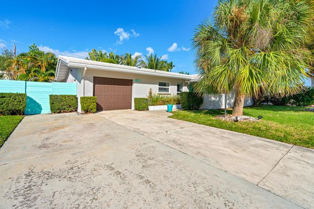 113 Park Lane E, Hypoluxo, FL 33462