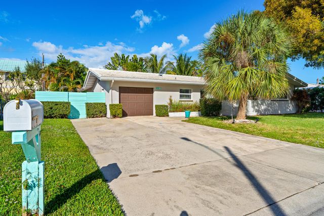 113 Park Lane E, Hypoluxo, FL 33462