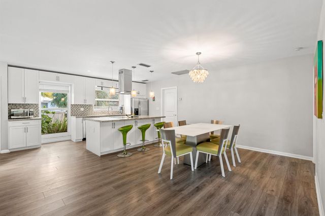 113 Park Lane E, Hypoluxo, FL 33462