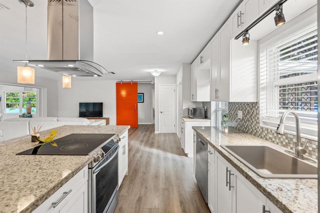 113 Park Lane E, Hypoluxo, FL 33462