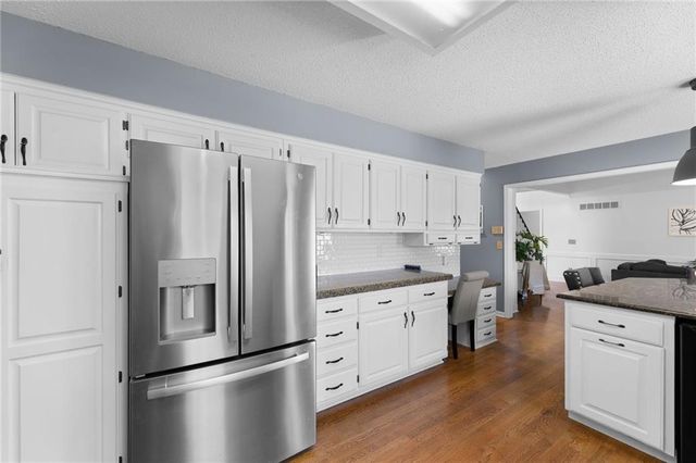 15611 Maple Street, Overland Park, KS 66223