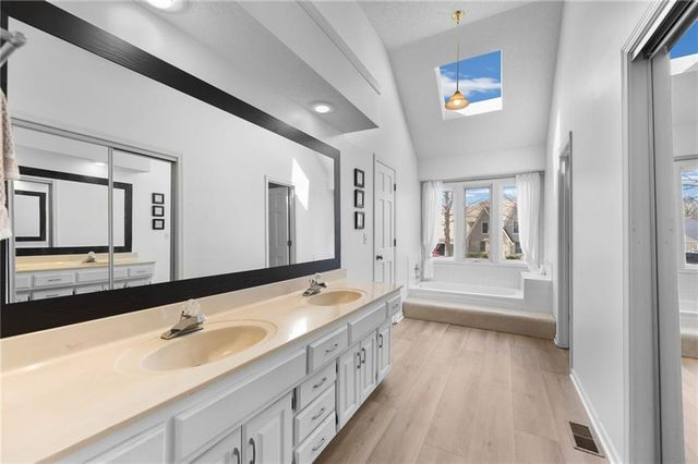 15611 Maple Street, Overland Park, KS 66223