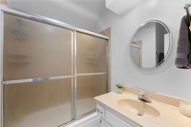 15611 Maple Street, Overland Park, KS 66223