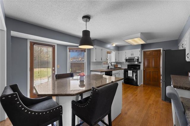 15611 Maple Street, Overland Park, KS 66223