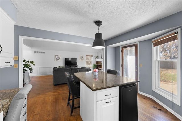 15611 Maple Street, Overland Park, KS 66223