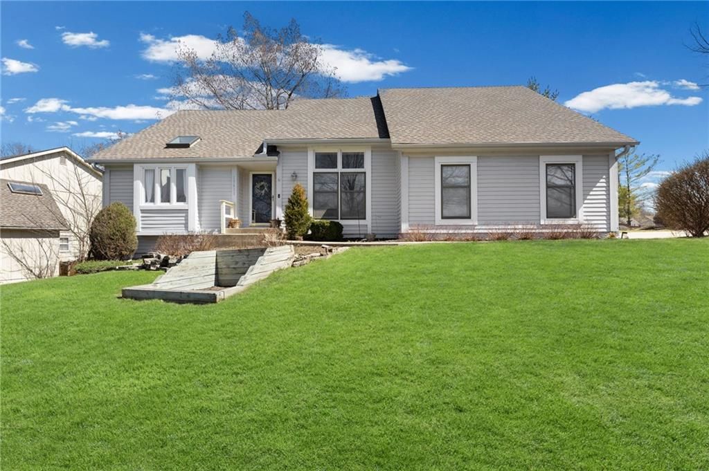 15611 Maple Street, Overland Park, KS 66223