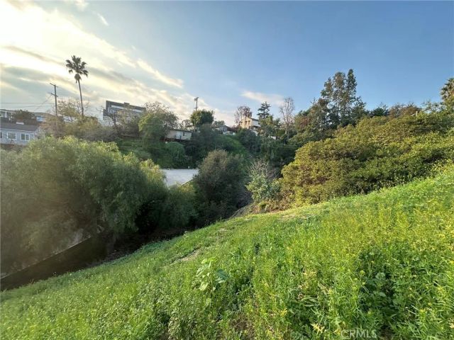 0 SINCLAIR, Glendale, CA 91205