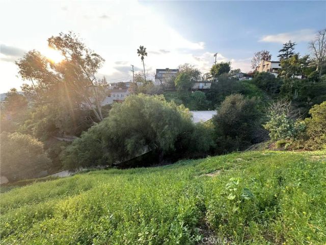 0 SINCLAIR, Glendale, CA 91205
