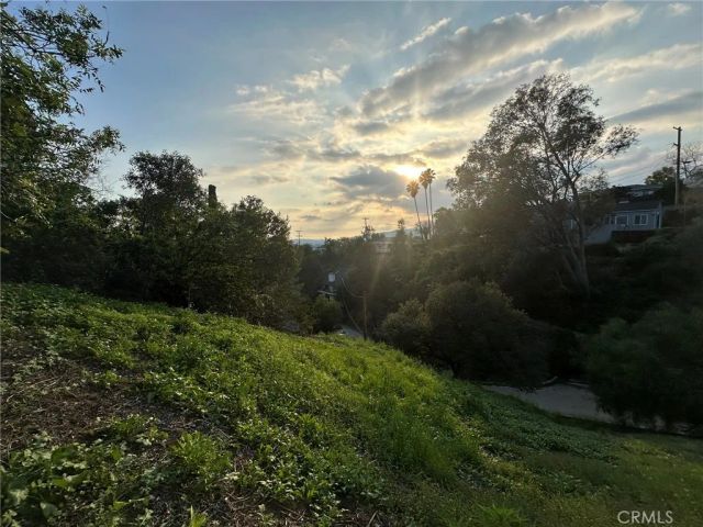 0 SINCLAIR, Glendale, CA 91205