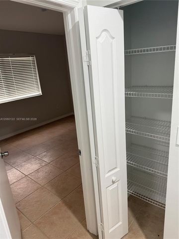 9128 SW 162nd Pl, Miami, FL 33196