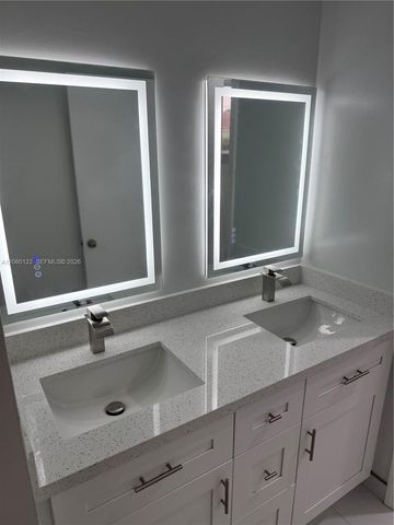 9128 SW 162nd Pl, Miami, FL 33196